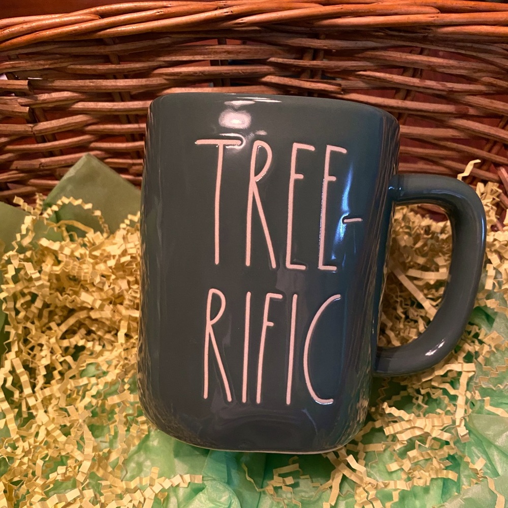 Rae Dunn TREE-FIFIC coffee mug. NWOT